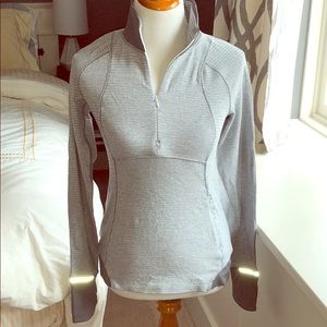 Lululemon Gray/White Pullover